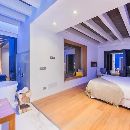 Brand New Luxury Infinity Pool & Views Villa Alcúdia