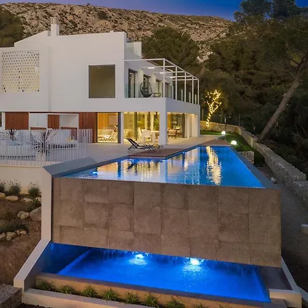 Brand New Luxury Infinity Pool & Views Villa Alcúdia