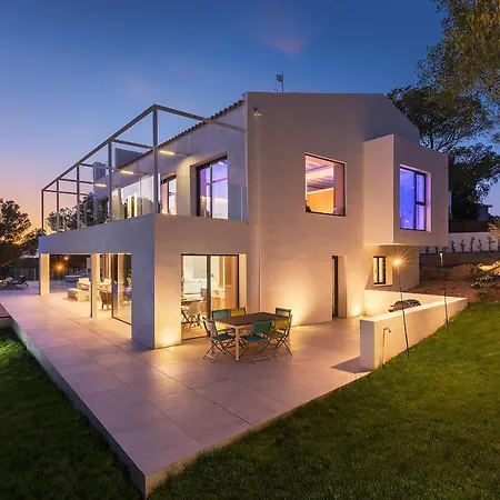 Brand New Luxury Infinity Pool & Views Villa